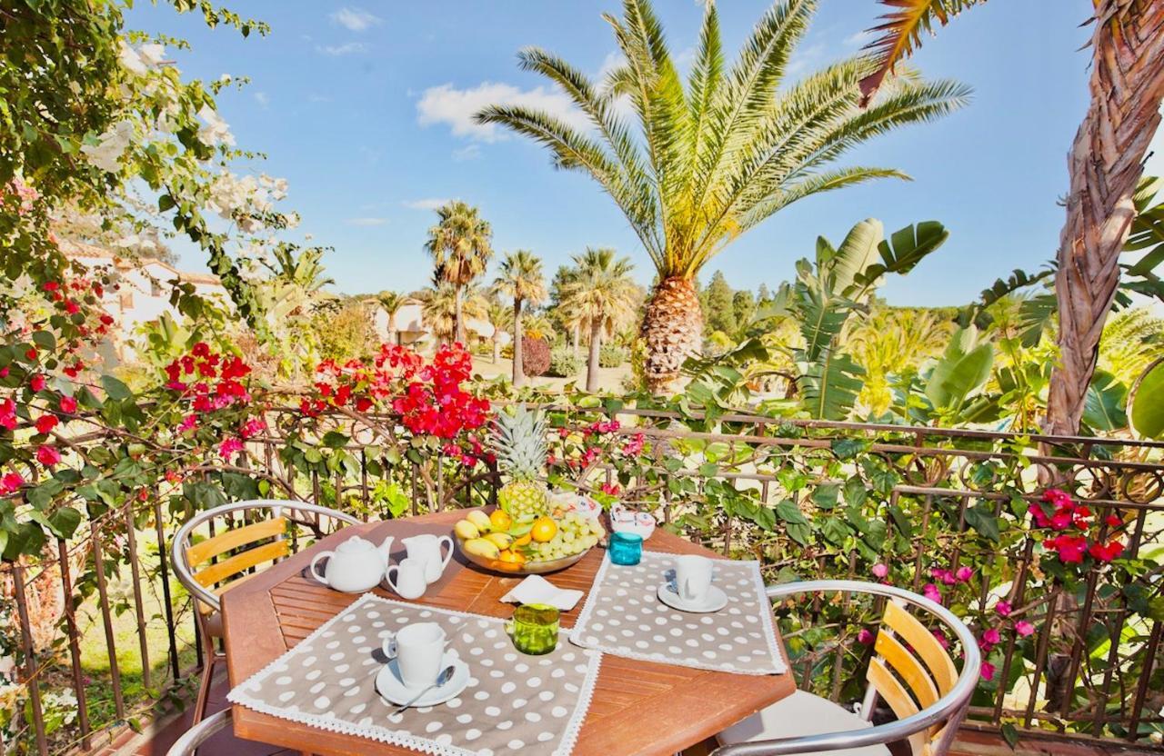Apartments In Residence With Swimming Pool In Santa Margherita Di Pula, 250 Meters From The Sea Extérieur photo